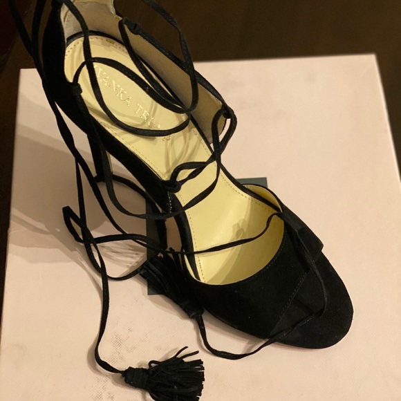 Shoes - Picture 2 of 4